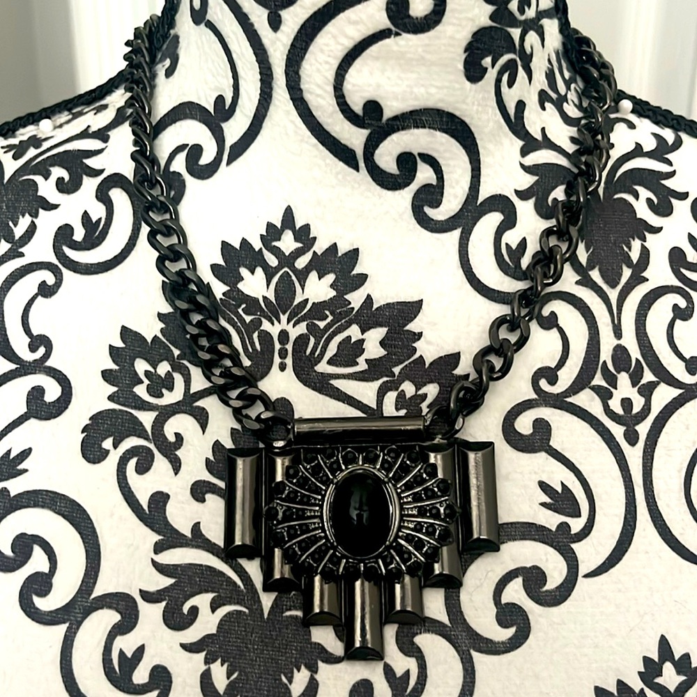 Great statement necklace